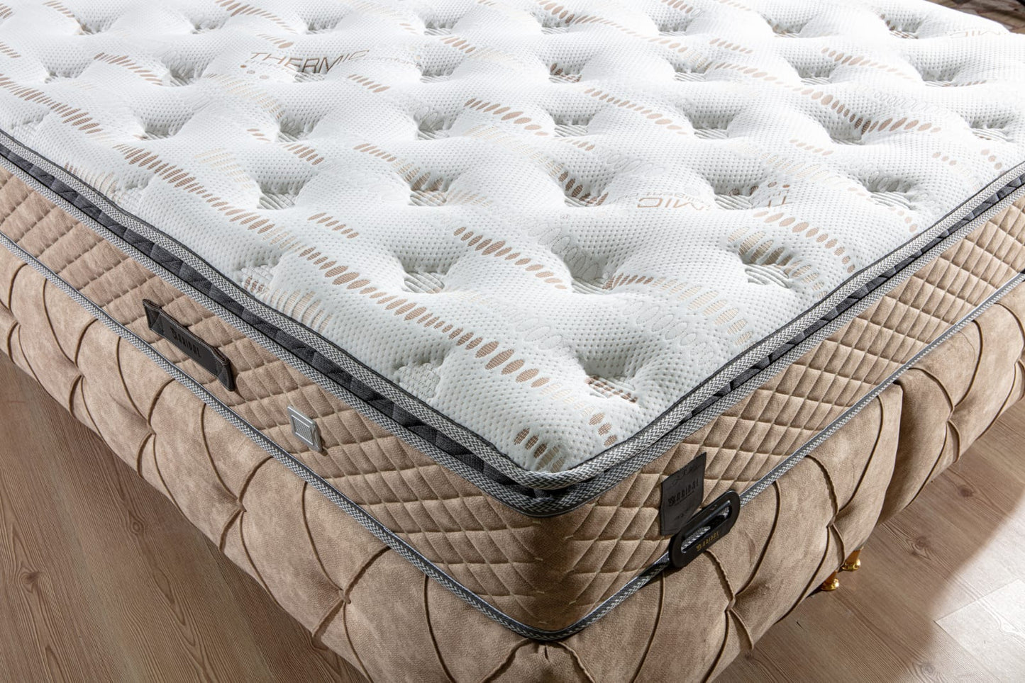 Sude Boxspringbett mit Stauraum und Matratze